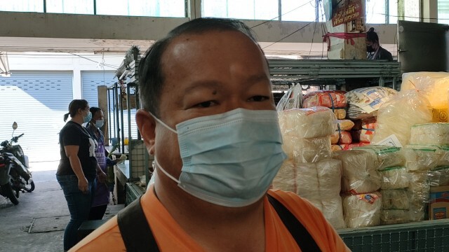 พ่อค้าแม่ค้ามั่นใจฉีดวัคซีนแล้วป้องกันเชื้อโควิดได้