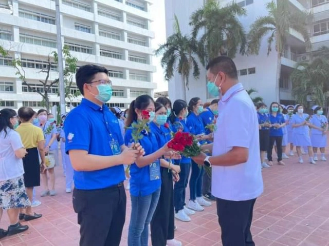 รพ.ลำปางส่งนักรบชุดขาว-ดูแลผู้ป่วยรพ.บุษราคัม