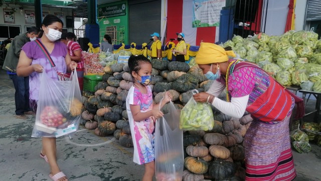 ทหารผนึกเกษตรกร! ช่วยประชาชนเชียงใหม่สู้โควิด19