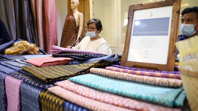 พิ่มศักยภาพผู้ผลิตผ้าไทยเตรียมตัวประกวดลายพระราชทาน