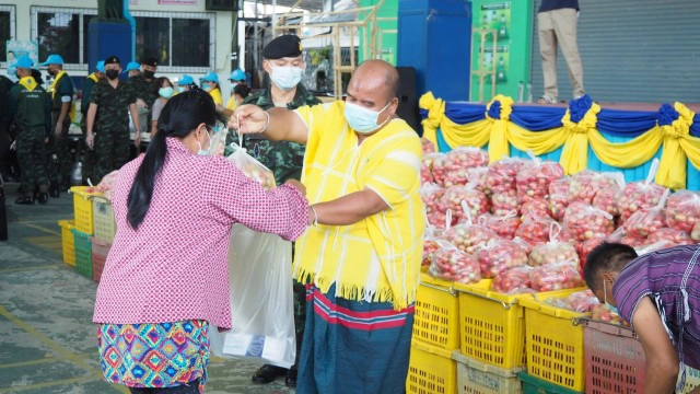 ทหารผนึกเกษตรกร! ช่วยประชาชนเชียงใหม่สู้โควิด19