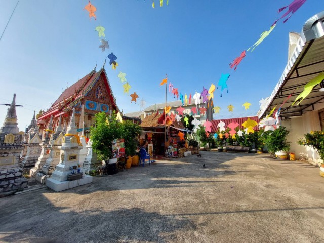 ห่วงใยไอ้ไข่ !นำหน้ากากอนามัยมาสวมให้
