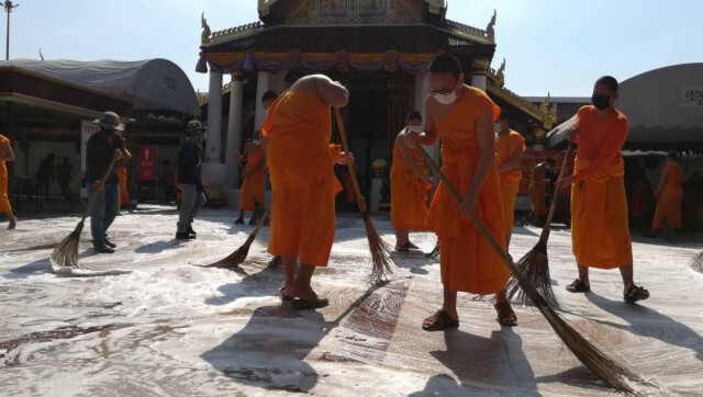 ทำความสะอาดวัดใหญ่-เตรียมเปิด16 พ.ค.