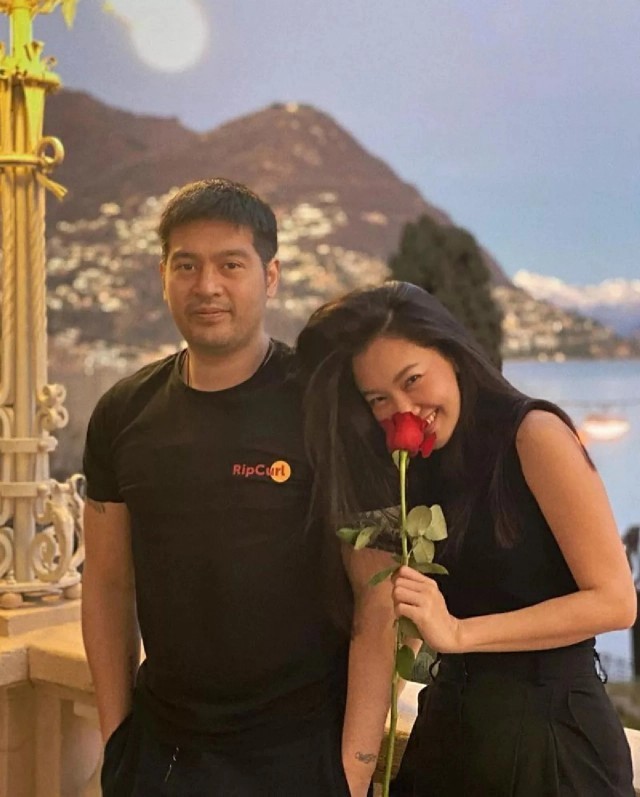 "นุ่น วรนุช" อวดภาพคู่ "ต๊อด" สุดหวาน!! ฉลองครบรอบแต่งงาน 11 ปี