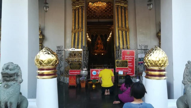 เปิดวิหารให้สักการะพระพุทธชินราช วันแรก