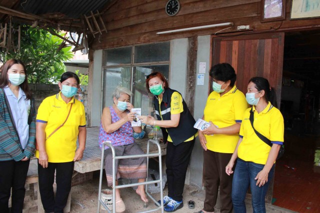 นำอสม.ปูพรมชวนชาวบ้านฉีดวัคซีนป้องกันโควิด-19