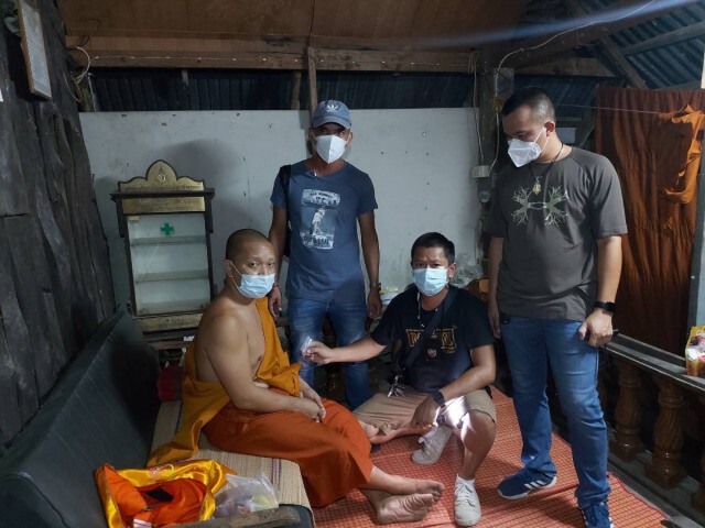 จับสึกพระคากุฏิพร้อมของกลางยาบ้า