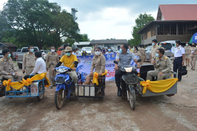 ภูเรือเดินเคาะประตูบ้านลงทะเบียนจองวัคซีนโควิด-19