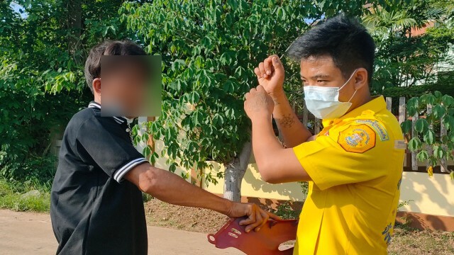 หนุ่มใหญ่ฟิวส์ขาดเพื่อนบ้านเมาหาเรื่องคว้าอีโต้ฟันสวนสาหัส