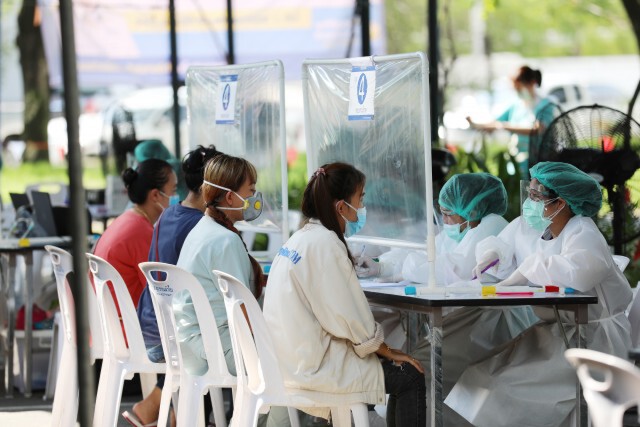 'อมตะ' ตั้งศูนย์คัดกรองโควิด-19 ตรวจแรงงานเชิงรุก