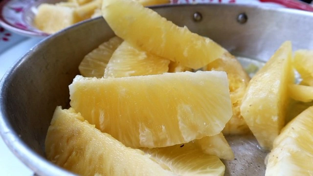 นายกฯขวัญ รวบรวมพันธมิตรควักเงินซื้อสับปะรดหวาน