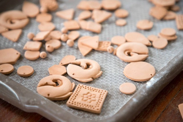 แบรนด์"งามตา"จิวเวลลี่ลายสังคโลก