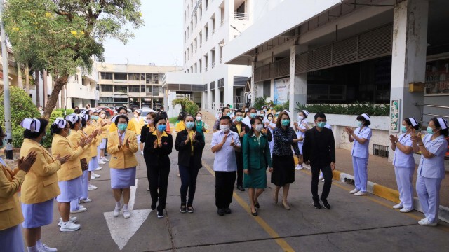 ส่งทีมนักรบชุดขาวเสริมทัพสู้โควิดโรงพยาบาลบุษราคัม กทม.