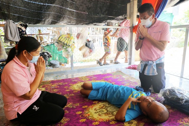 ความรักของแม่เลี้ยงลูกพิการสมองโต