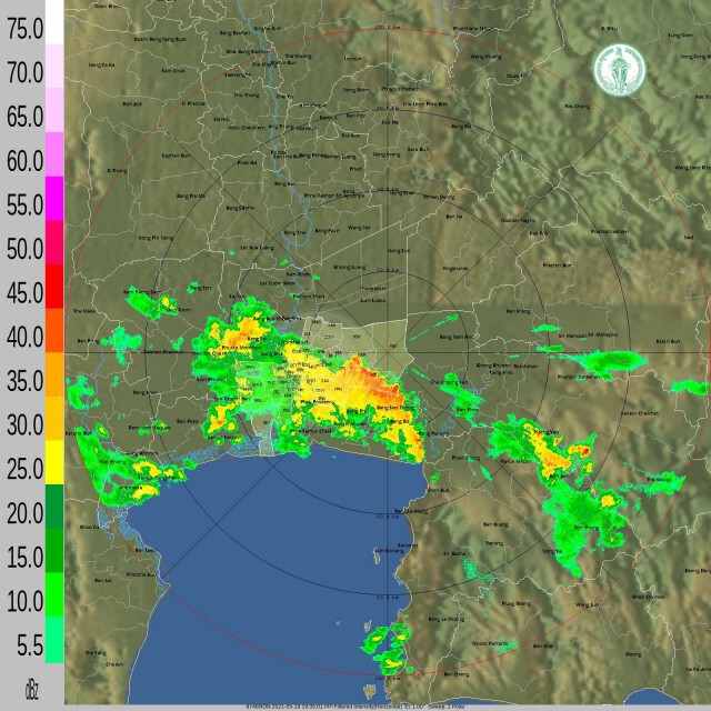 ฝนถล่มกรุงหนัก! ซัดเสาไฟ-ป้ายล้มระนาว น้ำเริ่มท่วมขังหลายพื้นที่