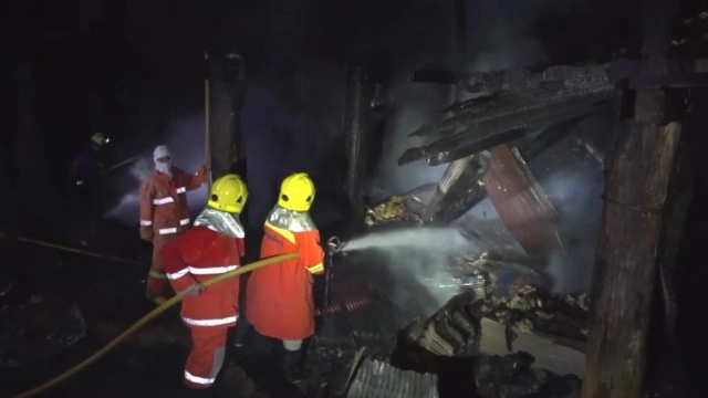 ไฟไหม้บ้านในหุบเขาวอด-3ชีวิตไร้ที่อยู่