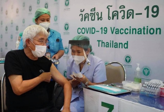 ตู่ นพพล โกมารชุน ฉีดวัคซีนโควิด