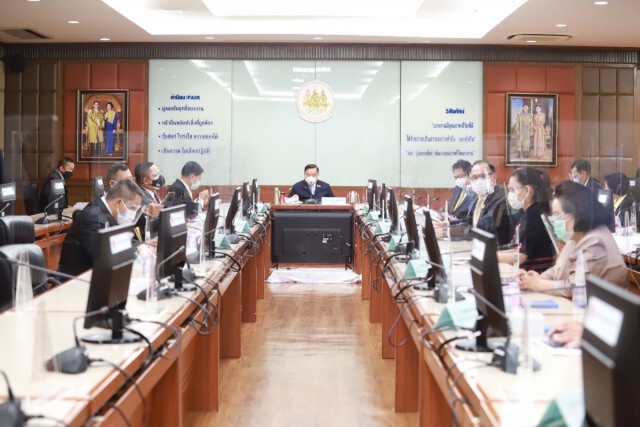 "ประวิตร"กำชับ กระทรวงแรงงาน ฉีดวัคซีนม.33 ให้ครอบคลุม เยียวยาให้อยู่ได้ จ่อ นำเงินชราภาพออกมาใช้