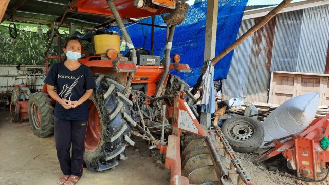เมียผญบ.ช็อกหลังฉีควัคซีนประกาศขายรถไถนาคู่ชีพ