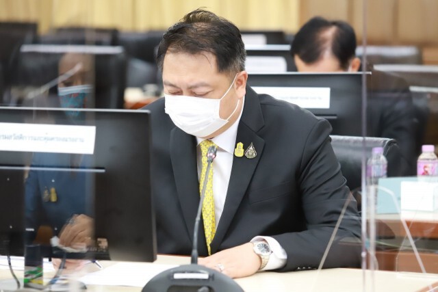 "ประวิตร"กำชับ กระทรวงแรงงาน ฉีดวัคซีนม.33 ให้ครอบคลุม เยียวยาให้อยู่ได้ จ่อ นำเงินชราภาพออกมาใช้