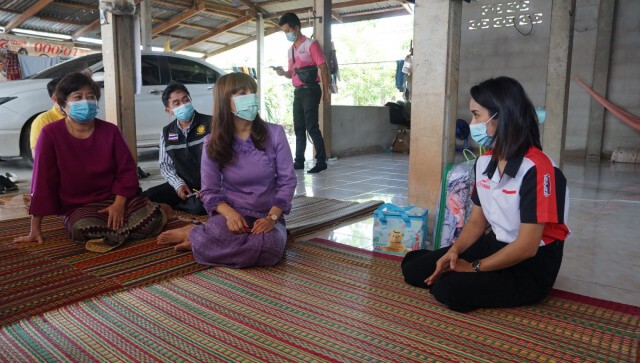 เยี่ยมครอบครัวแรงงานบาดเจ็บเหตุระเบิดอิสราเอล