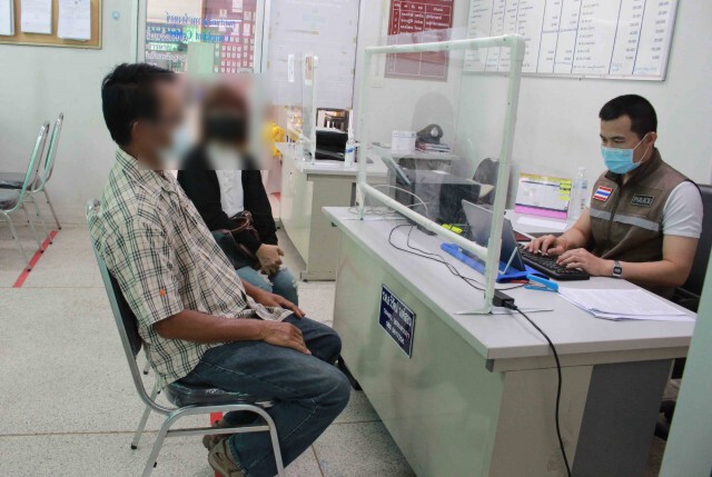 สอบพยานยืนยันแม่ค้าถูกสองผัวเมียหลอกโอนเงิน 39 ล้านบาท