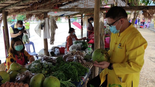"เสริมงาม"เปิดตลาดหน้าอำเภอ-ช่วยชาวบ้านกระทบโควิด