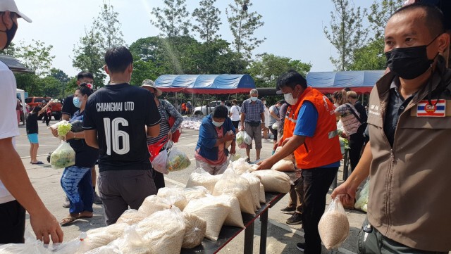 ชาวอมก๋อยบริจาคผลผลิต50ตันลดผลกระทบโควิด
