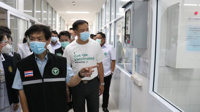 อนุทิน ตรวจเยี่ยมระบบฉีดวัคซีน พร้อมสร้างความเชื่อมั่นวัคซีนปลอดภัย