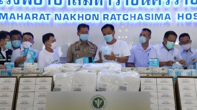 อนุทิน ตรวจเยี่ยมระบบฉีดวัคซีน พร้อมสร้างความเชื่อมั่นวัคซีนปลอดภัย