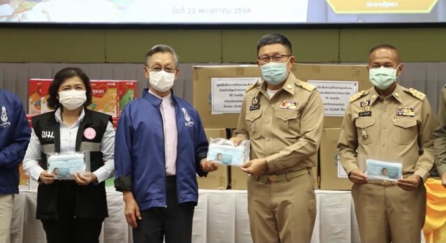 ‘ชวน หลีกภัย’ มอบหน้ากากอนามัย ขอนแก่น-กาฬสินธุ์