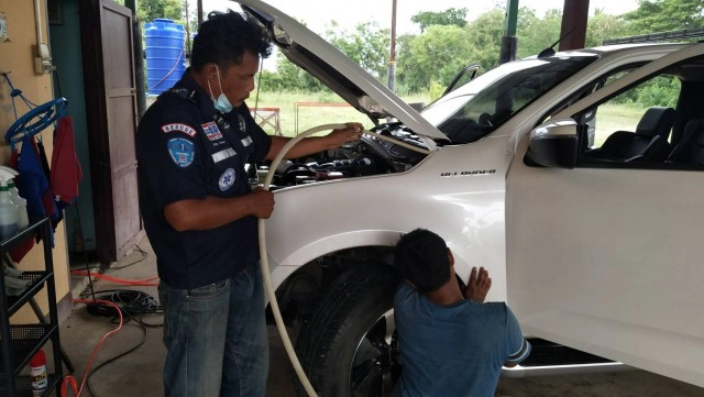 จิ้งจกตัวเดียวแท้ๆ ต้องรื้อรถทั้งคัน