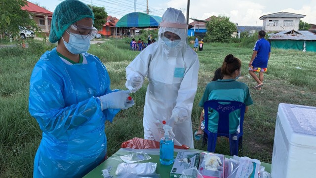 ติดเชื้อพุ่ง กักตัวชาวบ้านสระภูกลุ่มเสี่ยง ตรวจ Swab นับพัน