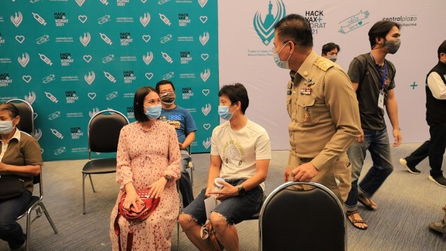 ผู้ว่าโคราช ย้ำฉีดวัคซีนให้ผู้ลงทะเบียนจองคิวก่อนเท่านั้น