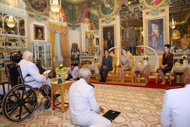 ‘ในหลวง’ พระราชทานพระบรมราชวโรกาสให้ องคมนตรี ถวายสัตย์ปฏิญาณก่อนเข้ารับหน้าที่