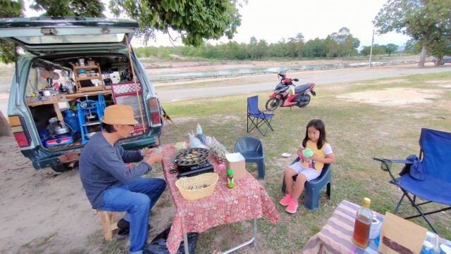 ร้านคาราวานแคมป์ปิ้ง-ฟินเหมือนอยู่ตปท.