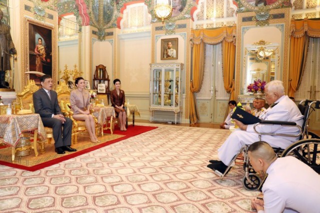 ‘ในหลวง’ พระราชทานพระบรมราชวโรกาสให้ องคมนตรี ถวายสัตย์ปฏิญาณก่อนเข้ารับหน้าที่