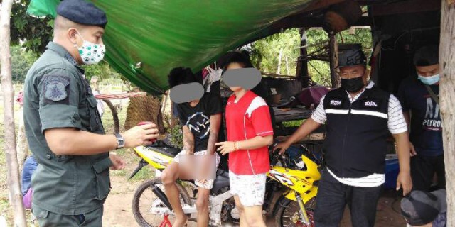 พิษโควิดทำ2ผัวเมียตกงานกลับบ้านหันค้ายาบ้า