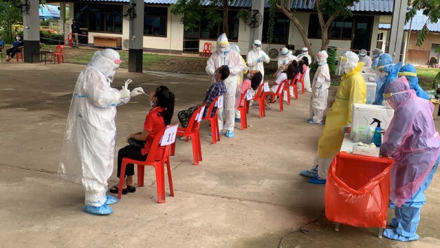 ผวาโควิดหนัก เสียชีวิตอีก 1 ราย ชาวบ้านกว่า 3,400 คนแห่ตรวจหาเชื้อ