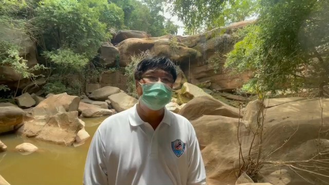 แผ่นหินเสมายักษ์ อันซีนน้ำตกเหวกระสังข์ โคราช