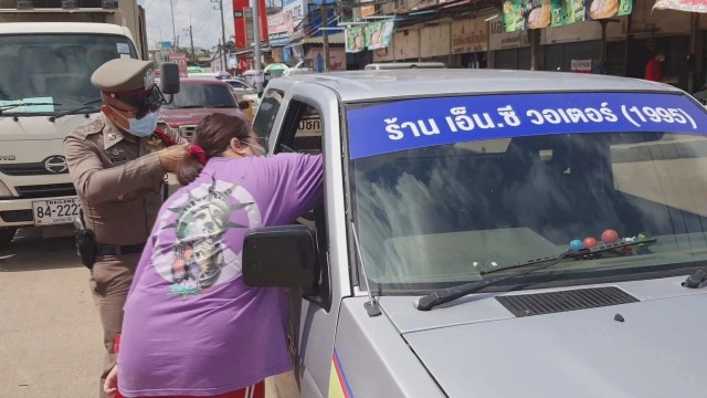 เปิดวงจรปิดโจรงัดปิกอัพหวังลักทรัพย์แต่แห้ว สุดท้ายใช้ด้ามไม้กวาดกระแทกเอากระจกมองหลังไป