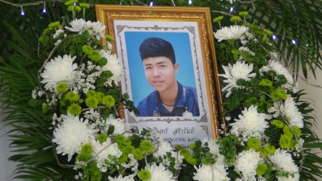 "ประยุทธ์ – ประวิตร" ส่งพวงหรีดร่วมอาลัยเหยื่อสงครามอิสราเอล