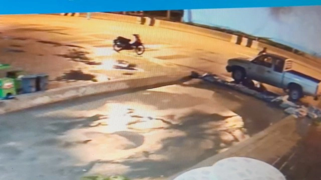 เปิดวงจรปิดโจรงัดปิกอัพหวังลักทรัพย์แต่แห้ว สุดท้ายใช้ด้ามไม้กวาดกระแทกเอากระจกมองหลังไป