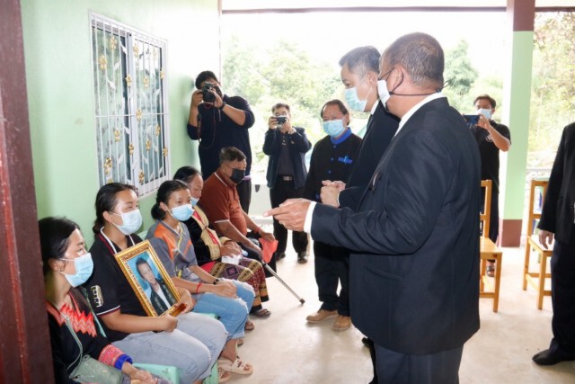 นายกรัฐมนตรี ส่งพวงหรีดเคารพศพ แรงงานไทยเหยื่อสงคราอิสราเอล