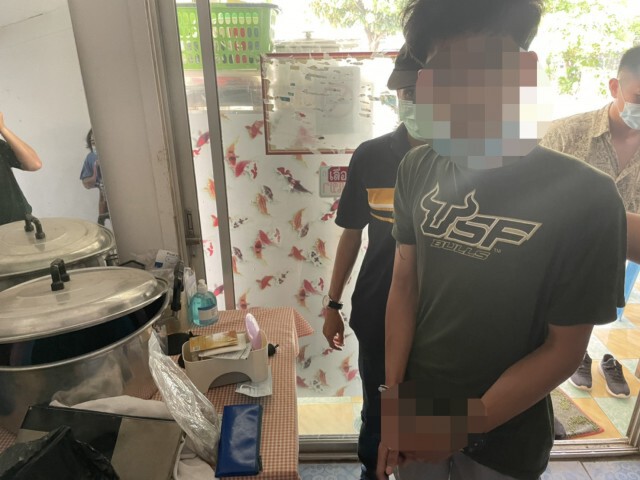 รวบนศ.หนุ่มติดพนันหมดตัว งัดร้านทองหาค่าเทอม