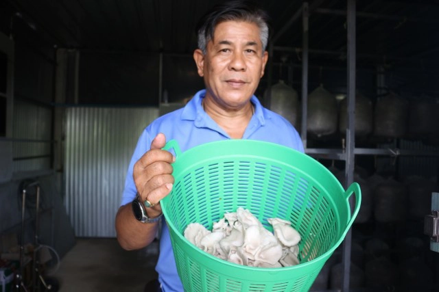 "โปรอ้วน"ลุยฟาร์มเห็ดออร์แกนิค