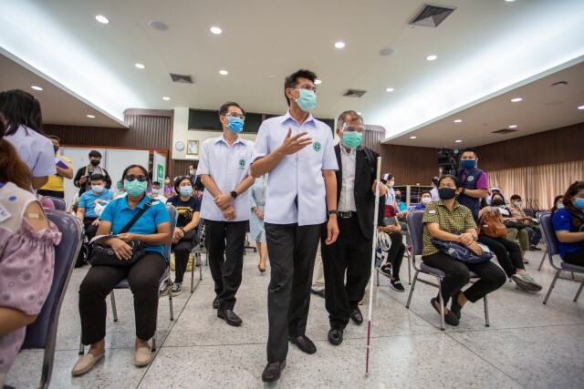 สธ.บริการฉีดวัคซีนโควิด 19 ให้กลุ่มเปราะบาง คนพิการทางการเห็น นำร่องในกทม.และปริมณฑล