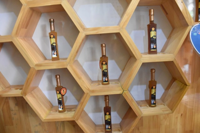 เชื่อมเครือข่ายกลุ่มเลี้ยงผึ้งชันโรงเกาะแลหนัง