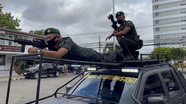 แปลงโฉมรถตำรวจเก่าเป็นรถหน่วยสวาทพร้อมใช้งาน