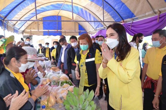 รมช.เกษตรฯลุยช่วยเกษตรกรประสบปัญหาโรคลัมปีสกิน